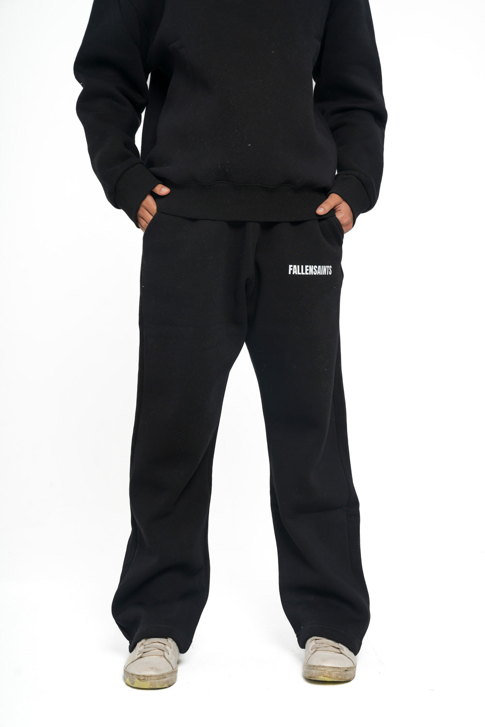 SWEATPANTS IN BLACK