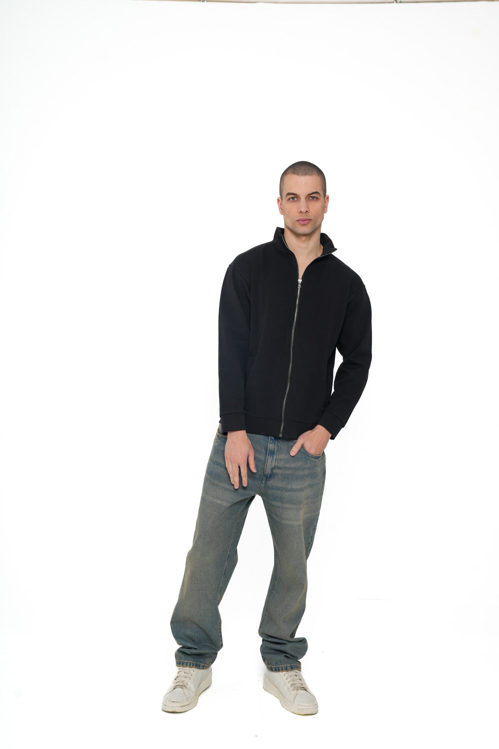 FULL ZIP-UP JACKET IN BLACK