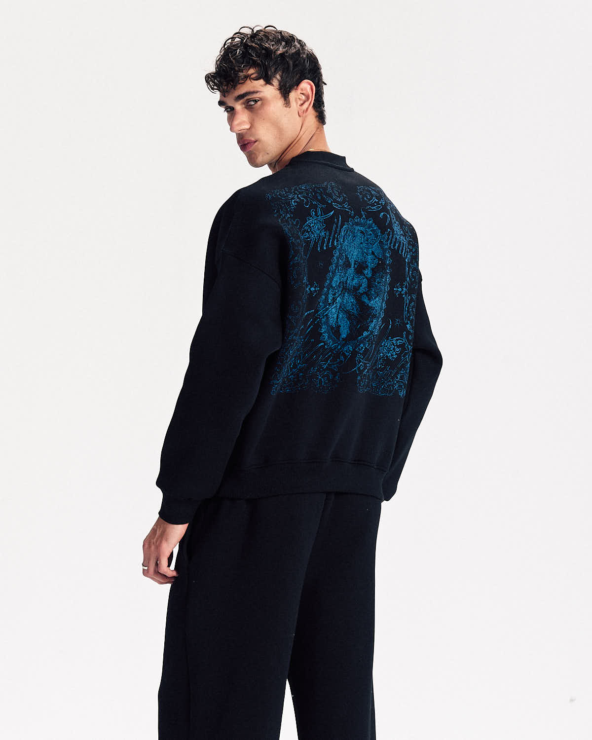 FS Angel Crewneck in Black