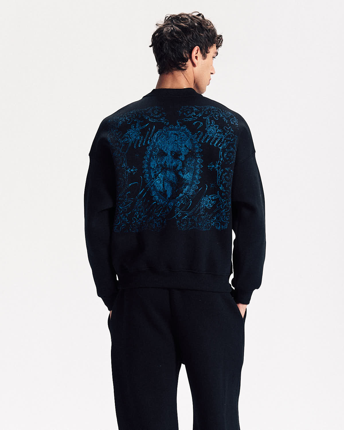 FS Angel Crewneck in Black